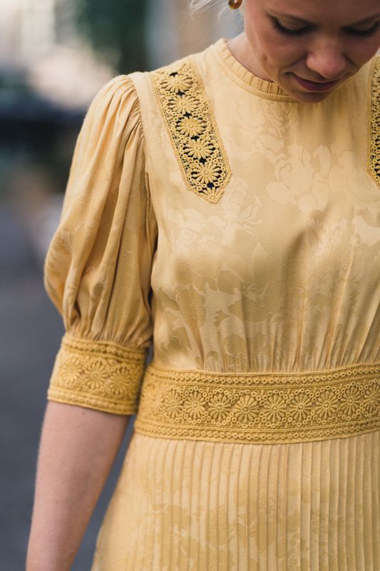Jacquard Embroidery Dress Yellow - Vakre Vene
