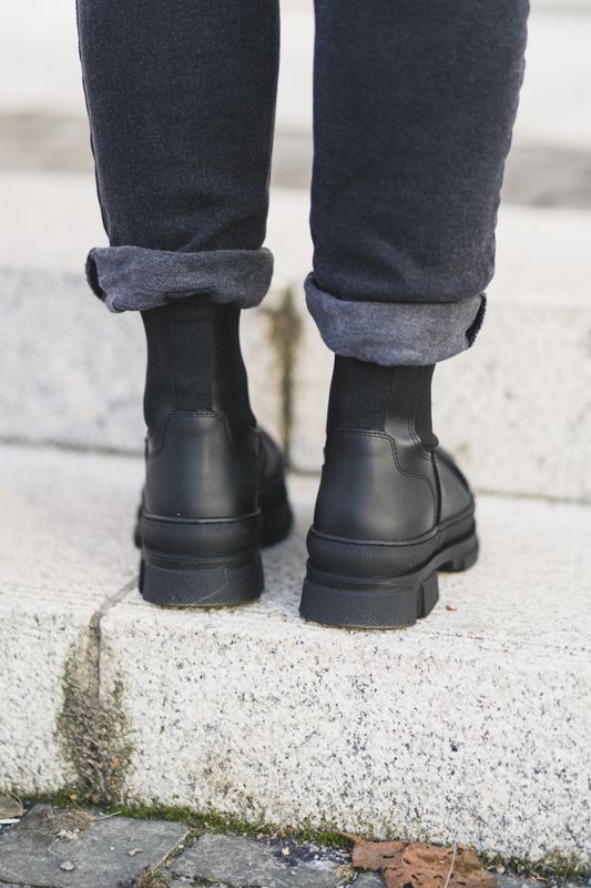 Wave Boots Black
