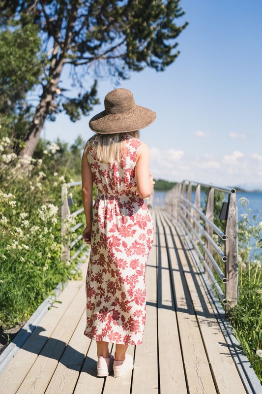 Vildana SL Dress Rhubarb Flower