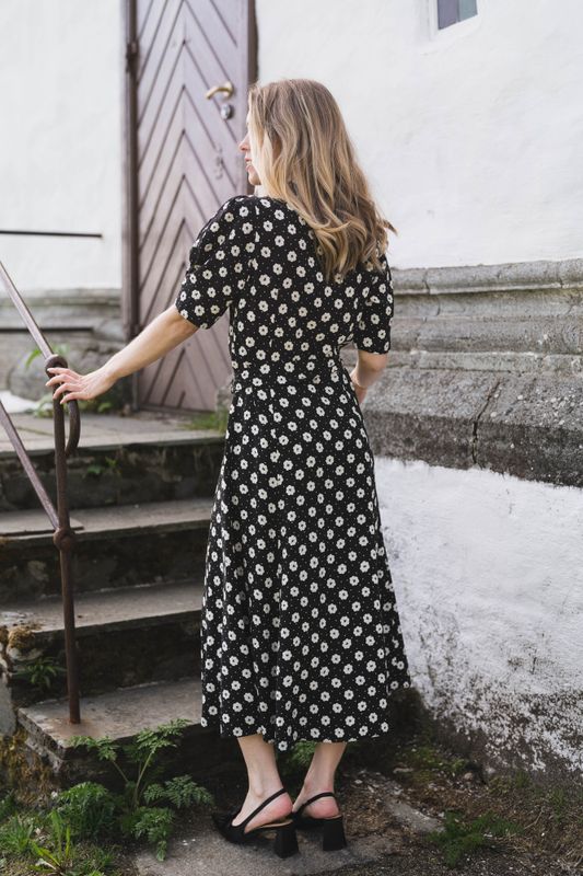 Charlotte Floral Creme Fleur Black 