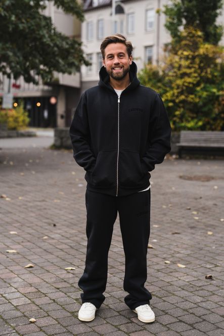 Hovedbilde M. Varsity Zip Hoodie Jet Black 