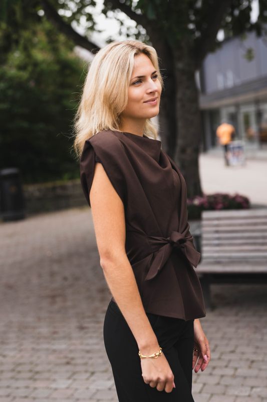Luna Pleat Top Dark Brown 