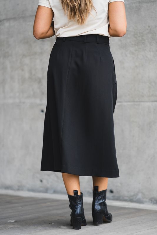 Luna Belt Midi Pleat Skirt Black 