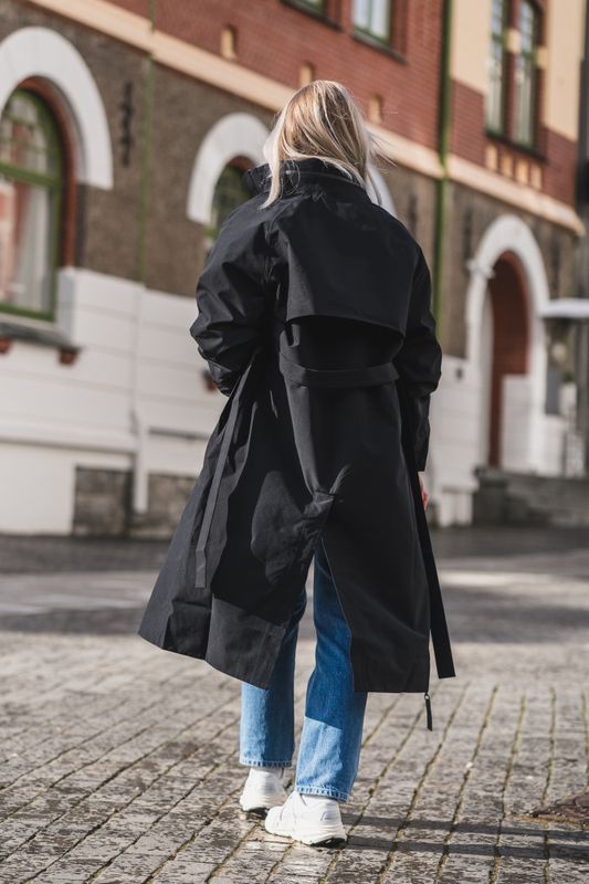 Vik Coat Black 
