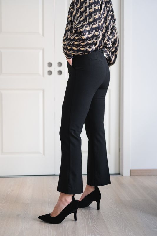 Clara Crop 285 Black Glow