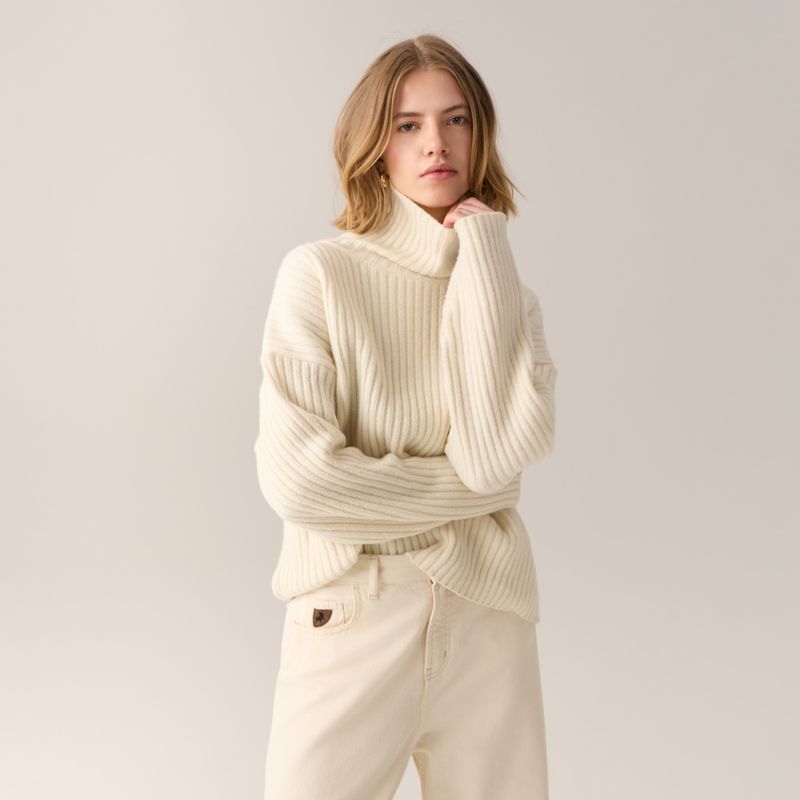 Alba Ribbed Turtleneck Ecu 
