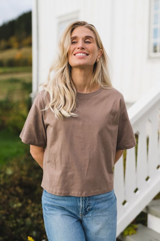 Leana Tee Mountain Trail 