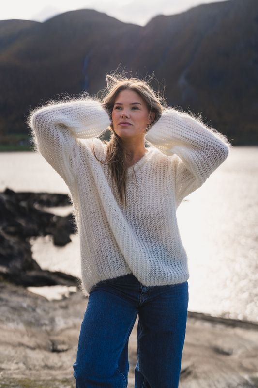 Boxy Mohair V-Neck Ecru 