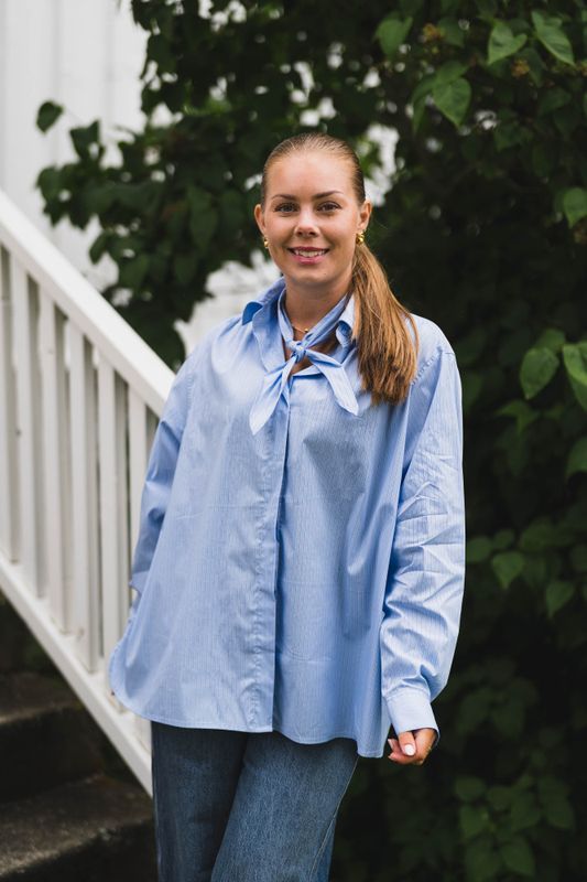 Rochelle Scarf Fine Stripe Shirt Light Blue 