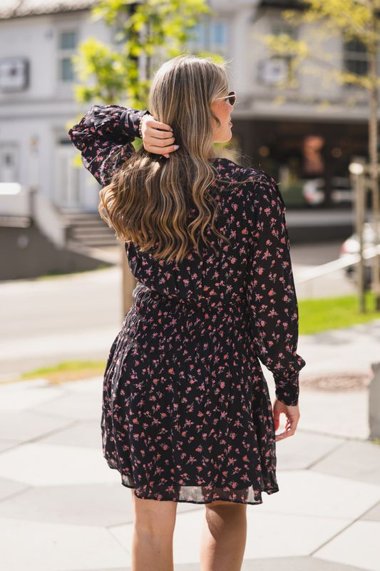 Evelda Orabella Short Dress Aop Desert Rose Flower 