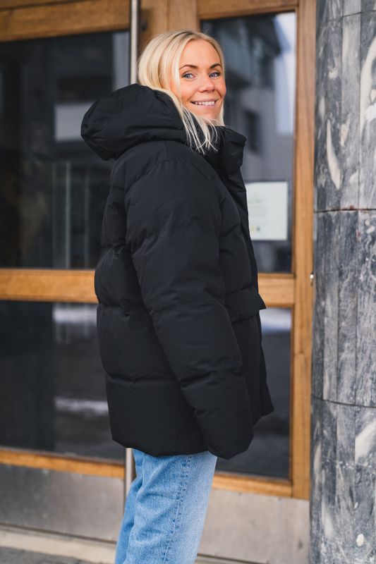 Besseggen Down Jacket New Black 