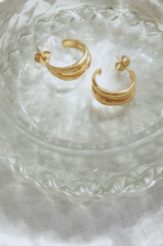 The Curved Hoops Gold 