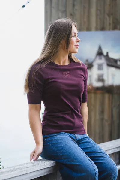 Hovedbilde Granny Embroidery SS Tee Winered