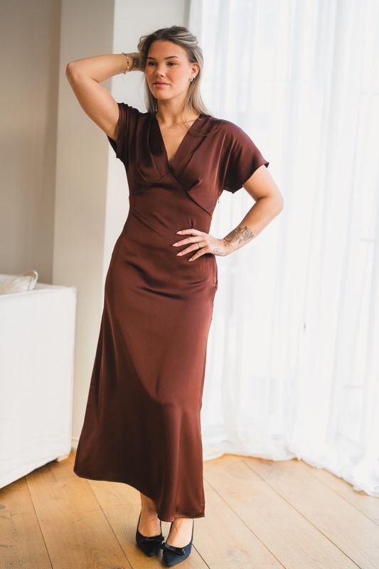 Safira V-Dress Dark Brown 