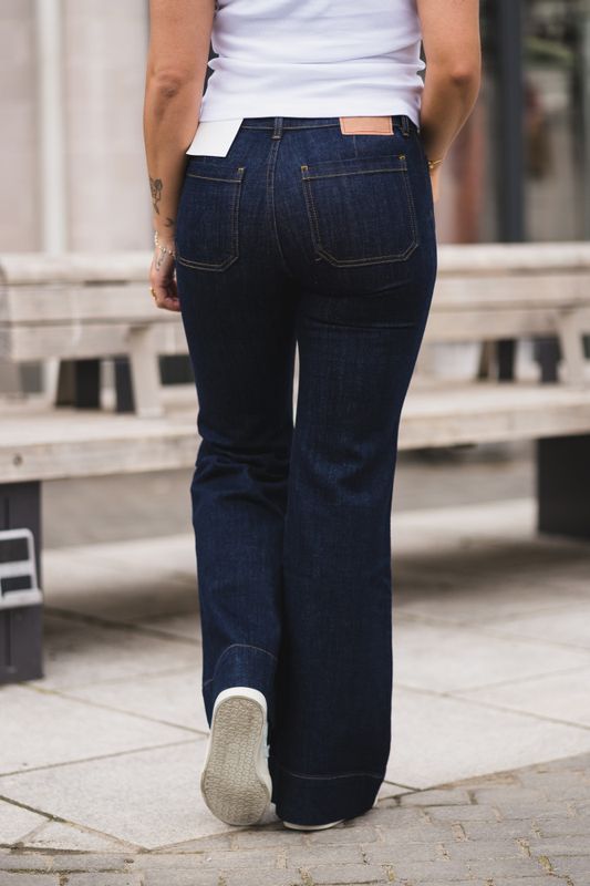 St Monica Low Blue Rinse 