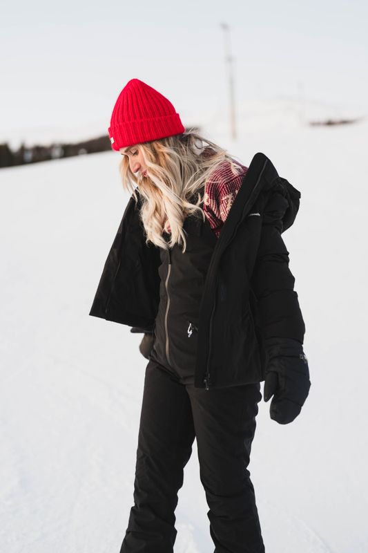 Besseggen Light Short Black 