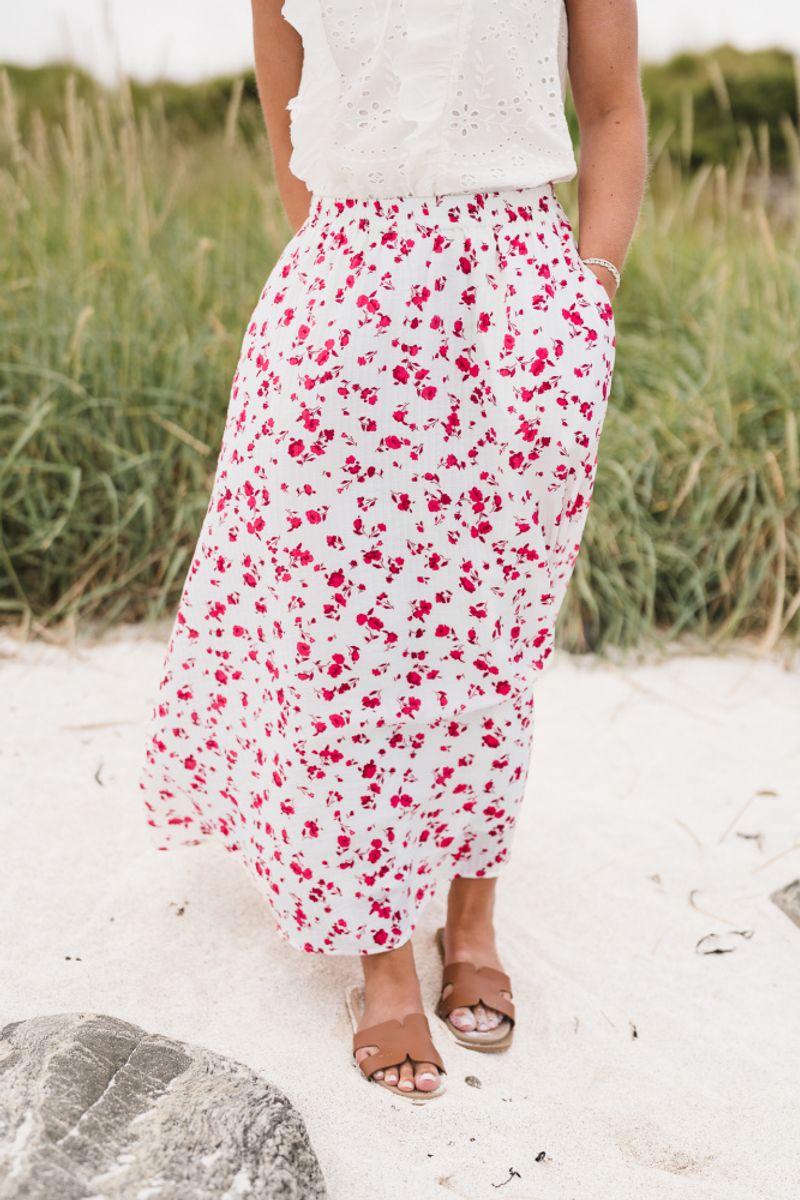 Falisha HW Skirt AOP Rose Red Flower