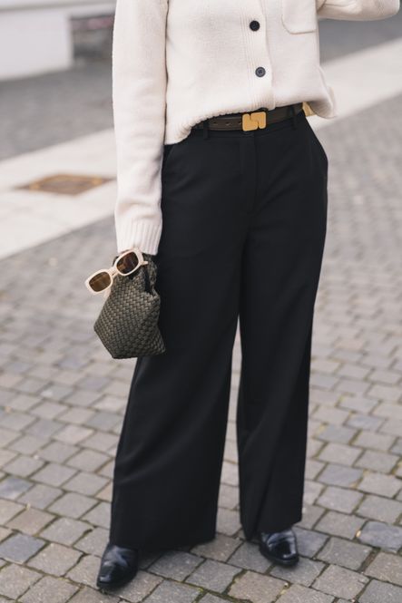 Hovedbilde Laura 285 Black Regular 