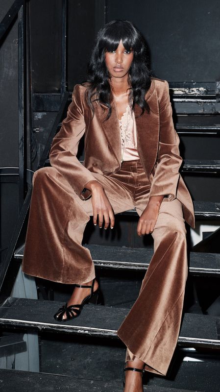 Madison Velvet Brown 