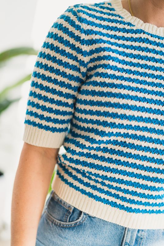 Stilla Knit Top White W. Blue 