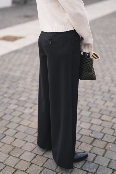 Hovedbilde Laura 285 Black Regular 