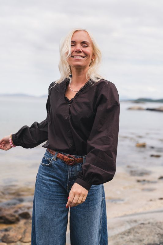 Ida Maja V Shirt Black Coffee 