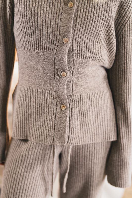 Amara Fitted Cardigan Taupe 