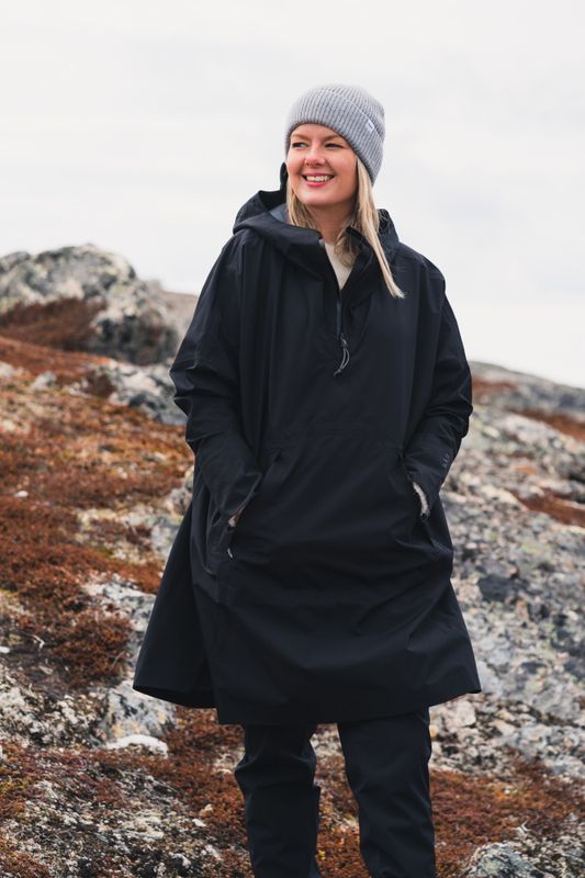 Aalesund Poncho Black 