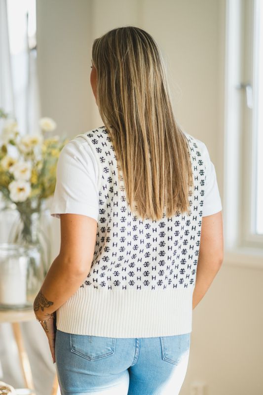 Logo Vest White Alyssum 