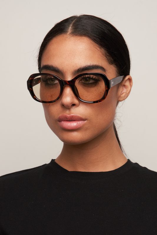 Darcy Tort/Brown 