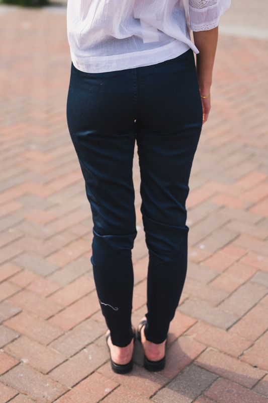 Jolie 606 Navy 