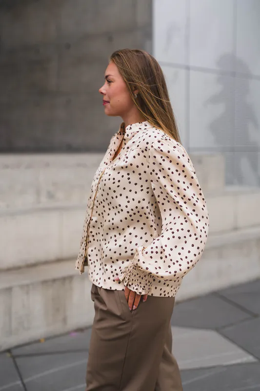 Astrida Flower Jacquard Blouse Creme 