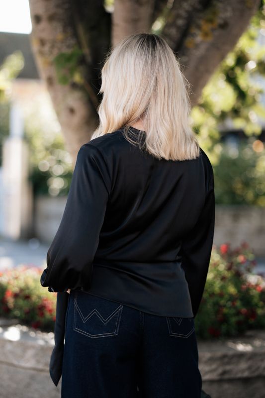 Elena Blouse Semi Rich Black 