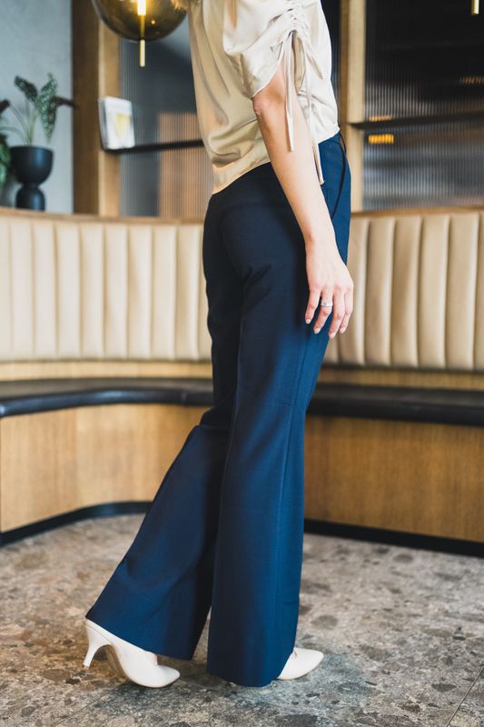 Olivia 285 Navy Regular 