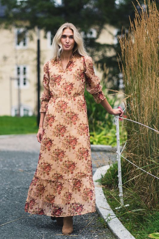 Bloom Dress Roses 