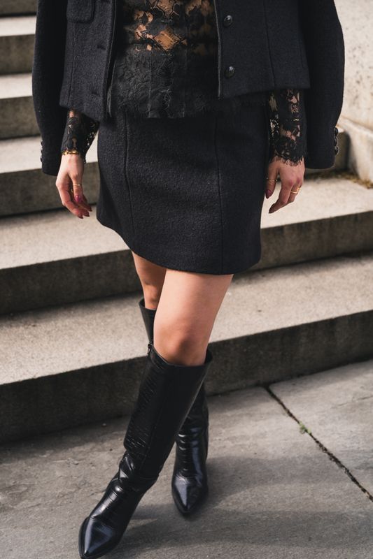 Madeleine Boucle Black 