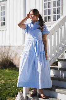 Nellie Soft Stripe Dress Light Blue - Vakre Vene