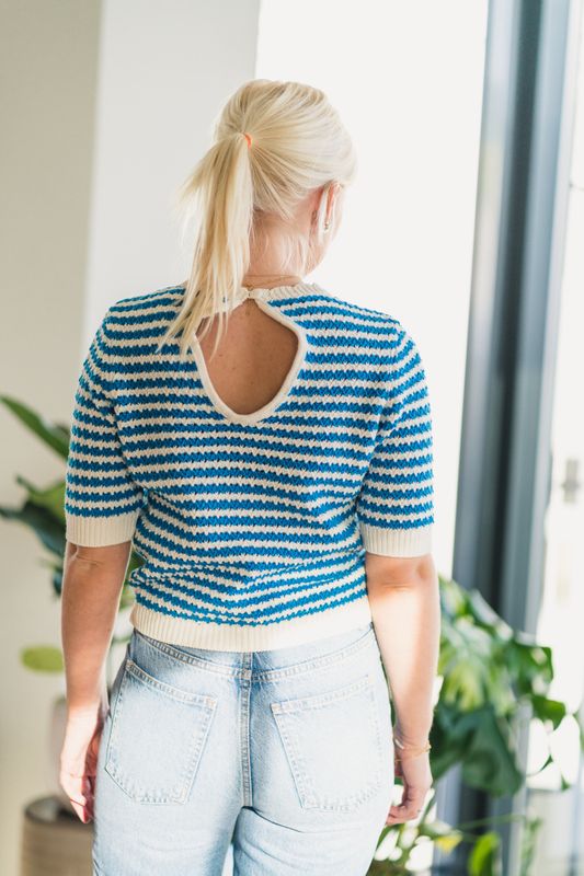Stilla Knit Top White W. Blue 