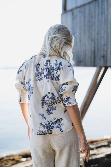 Hovedbilde Almeras Shirt Blue Shadow Flower Print