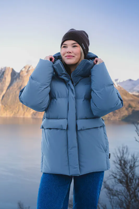 Besseggen Down Jacket Blue Aqua 