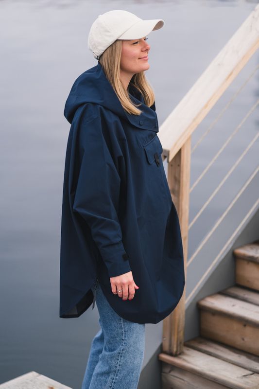 Bergen Poncho Dark Navy
