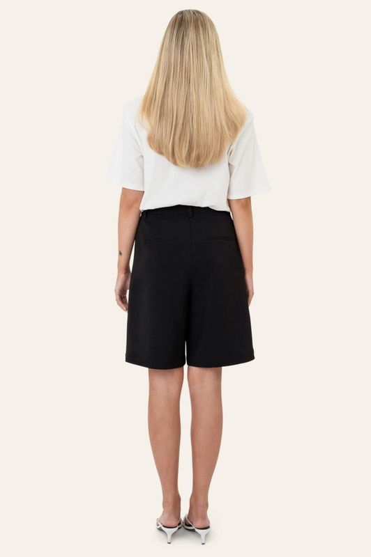Celinaic Shorts Black