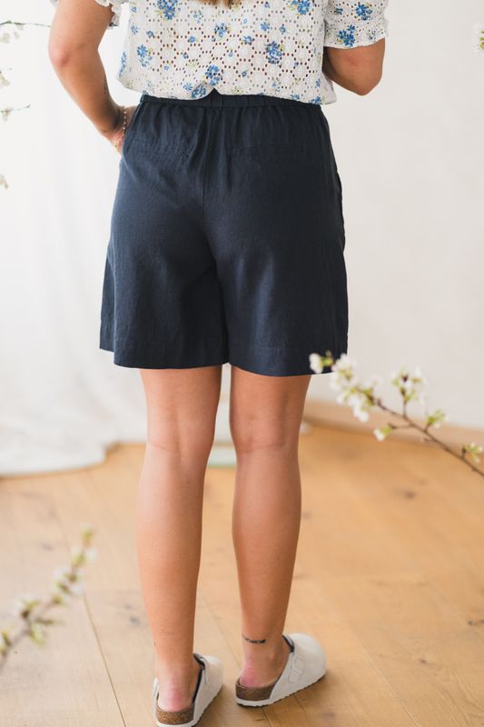 Pennie Ginia HW Shorts Phantom