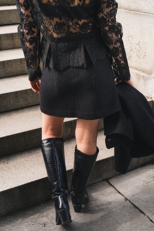 Madeleine Boucle Black 