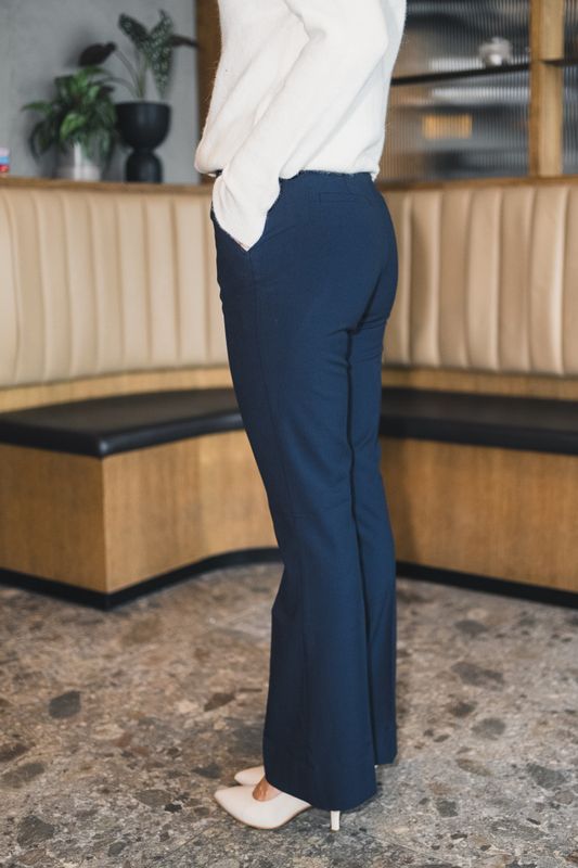 Clara 285 Navy Regular 
