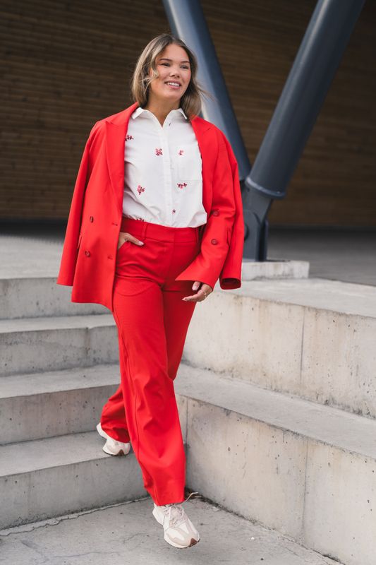 Dena 285 Poppy Red Regular 