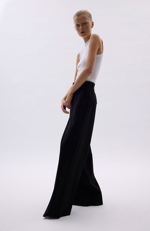 Laura 285 Black Long 