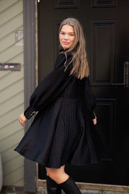Ripple LS Dress Black 