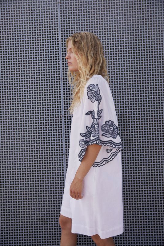 Breanna Dress Whisper White W Blue Emb