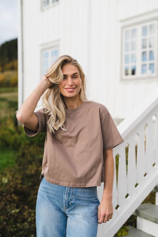 Leana Tee Mountain Trail 